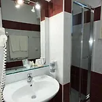 Ξενοδοχείο D'orleans 3*