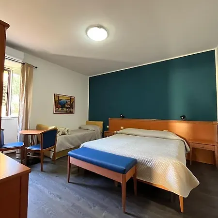 D'orleans Szálloda 3*